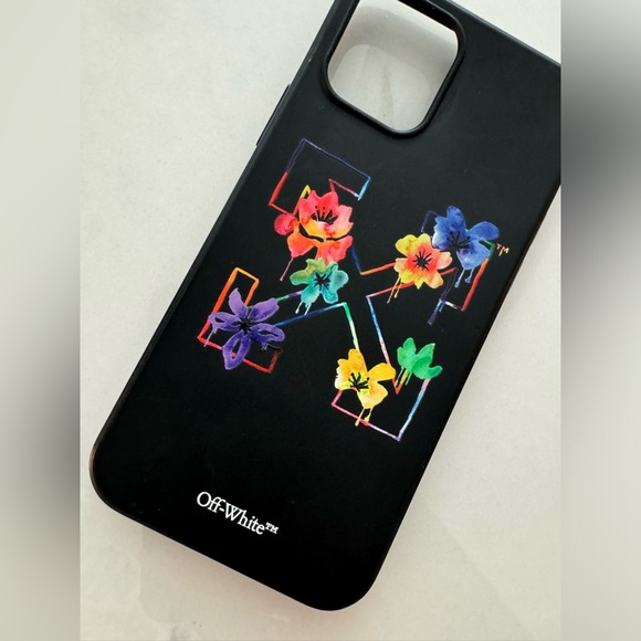 AUTHENTIC OFF WHITE IPHONE 12 CASE - Picture 2 of 3